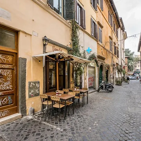 Nora's Home, Charmy In The Heart Of Trastevere Roma